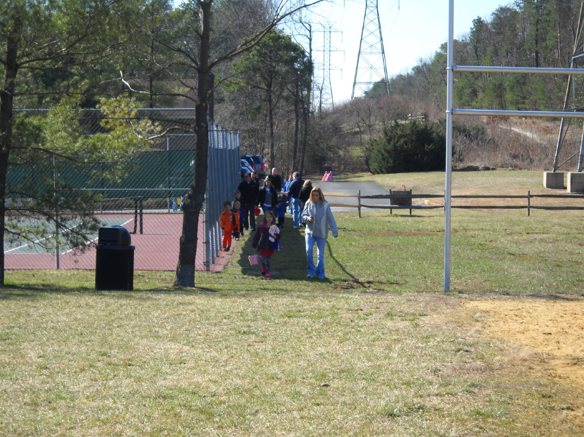 2013EggHunt__0004.JPG